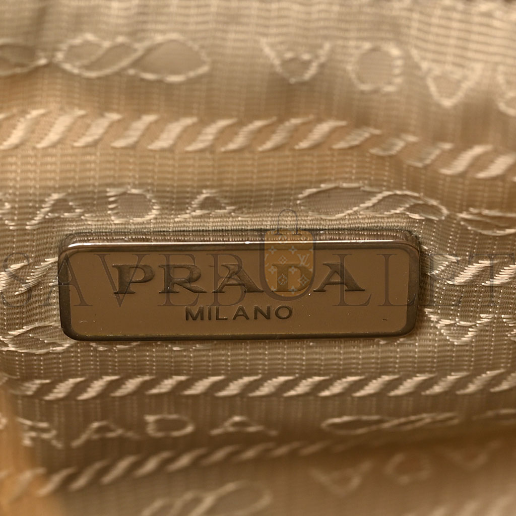 PRADA NYLON RE-EDITION 2005 SHOULDER BAG WHITE (22*13*8cm)